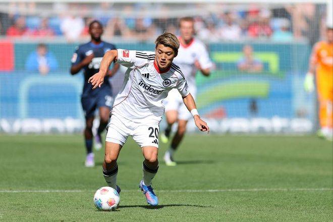 3-1,27岁日本球星闪耀德甲:飙无敌世界波 双响炮,率队升至第一