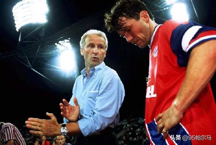 与拜仁相爱相杀的名宿,在德甲差点提前退役,在利物浦解放杰拉德