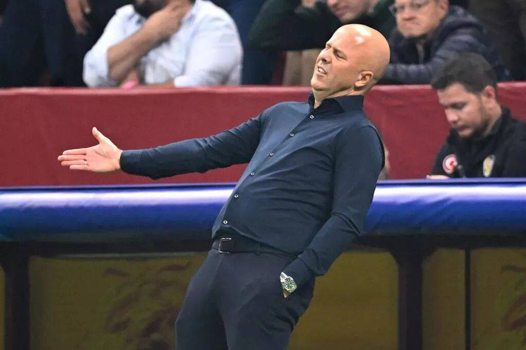 利物浦欧冠0-1客负加拉塔萨雷,斯洛特乱点鸳鸯谱坑惨两将,各项赛事遭遇两连败