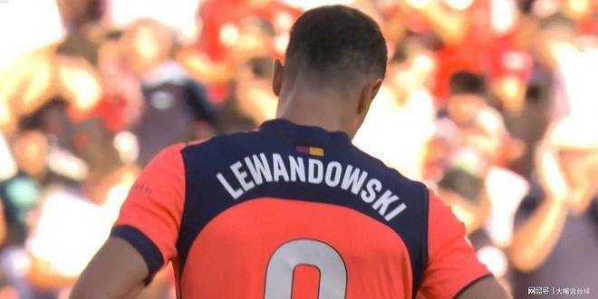 西甲冷门:巴萨1比4惨败,联赛首败,皇马登顶榜首